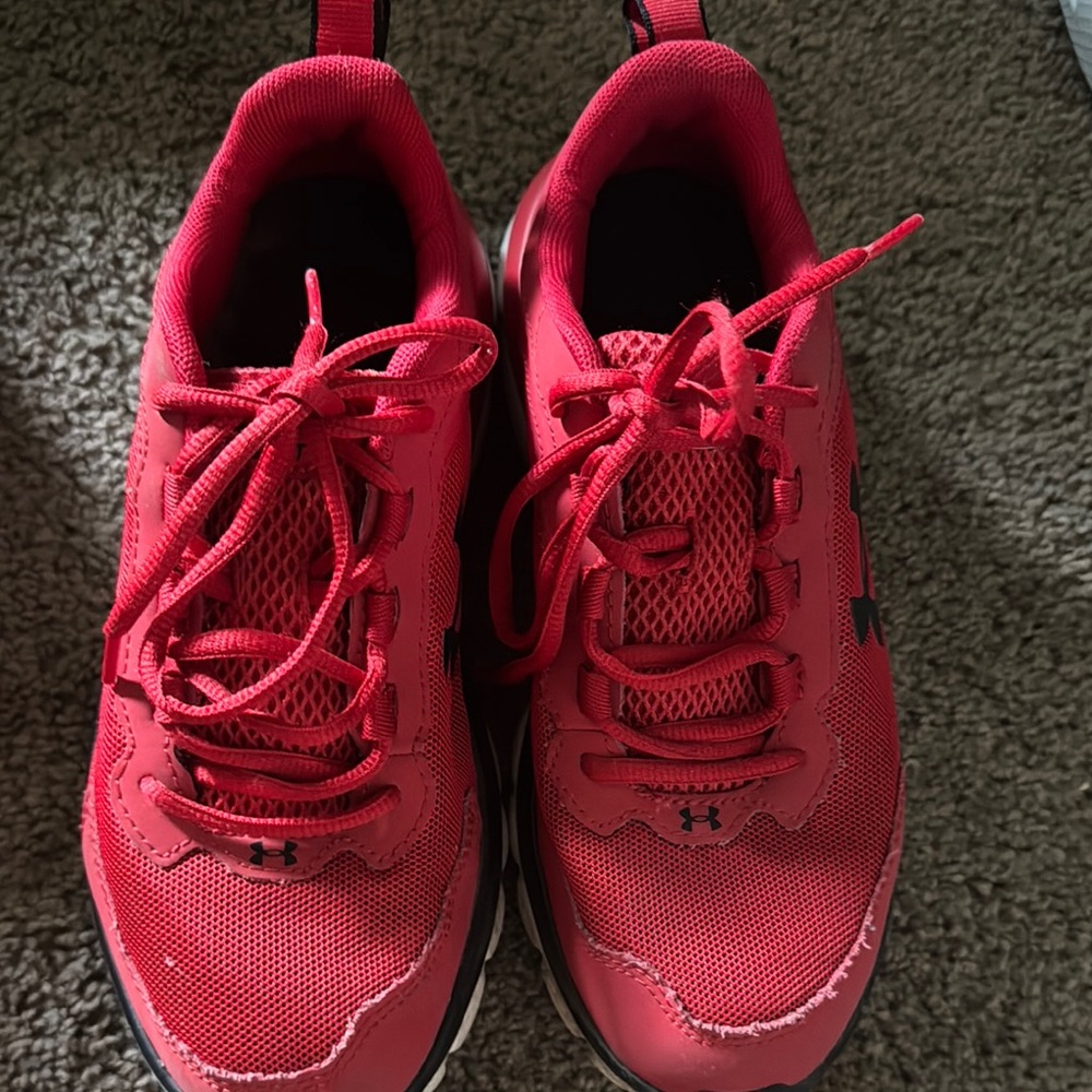 Under Armour Red Sneakers Sporty Mesh Design
